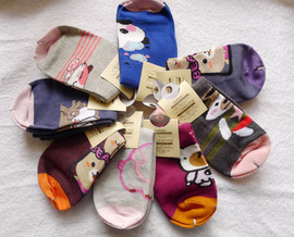 好女春華品牌女襪 精選高品質，舒適與時尚并存